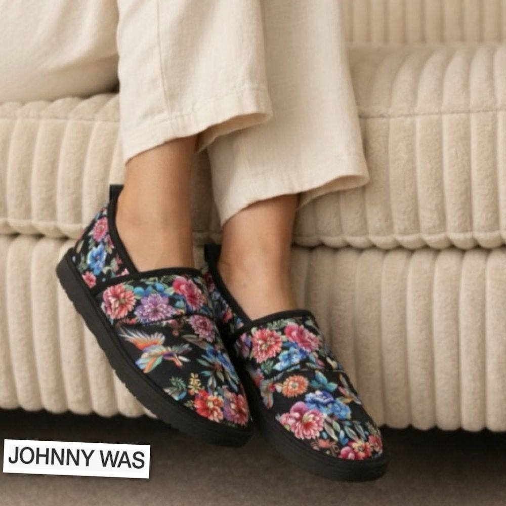 Johnny Was Zelda Quilted Silk Slip-On Shoes In Dreamer Garden Print Size 6